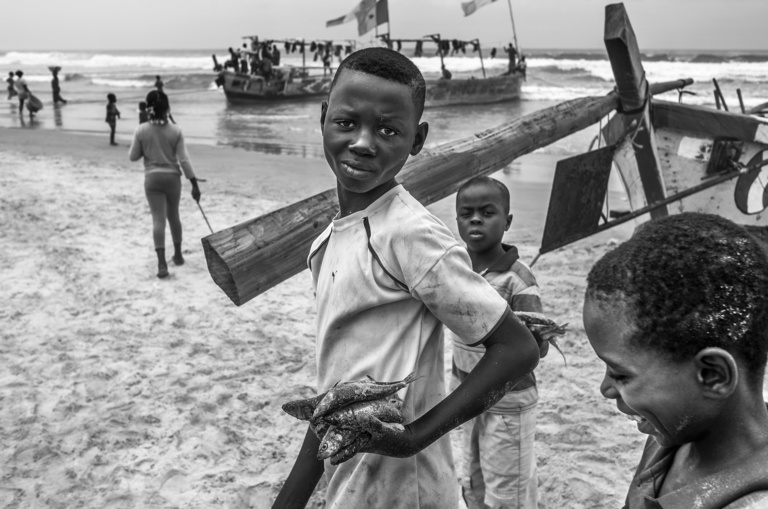 Jeanne Taris - 09_PÊCHEURS EN CÔTE D'IVOIRE_ @Jeanne TARIS.jpg